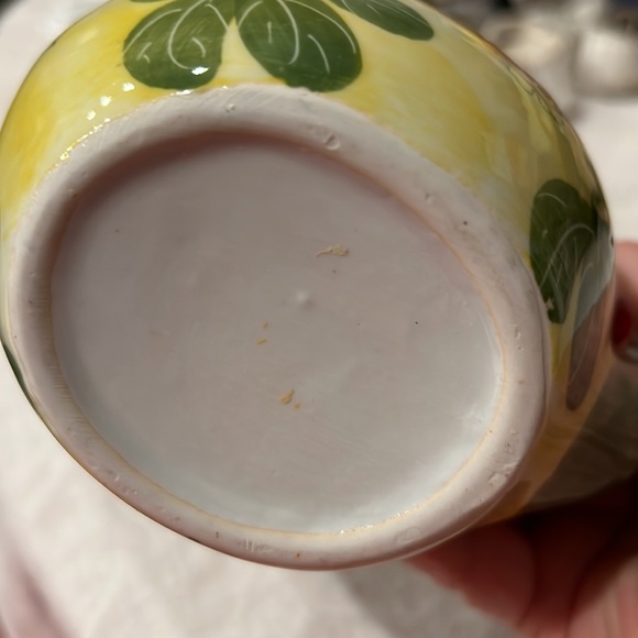 Pretty little chicken pitcher for when you only have a small amount - Picture 3 of 3